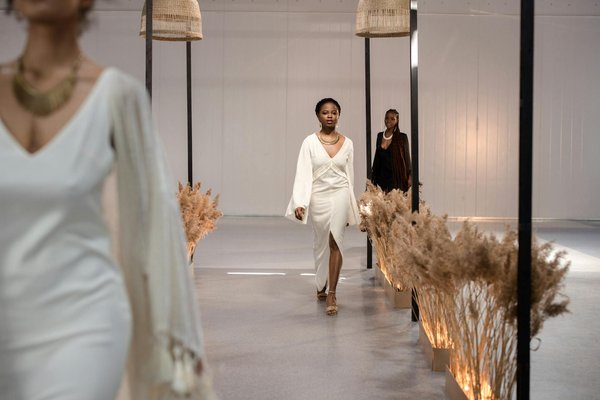 Bague pierre de lune bleue : élégance et symbolisme garanti